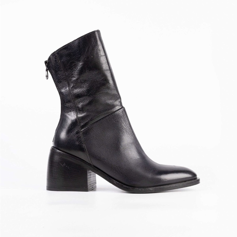 Women's Black Leather Mid-Calf Block Heel Boots